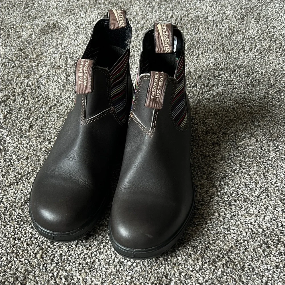 Blundstone Brown Ankle Boots with Multicolor Stripes - Picture 2 of 8